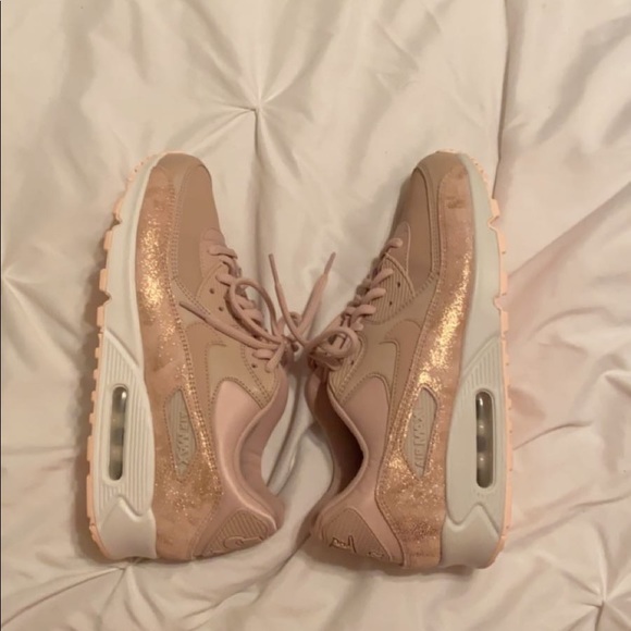Pink nike air max’s - Picture 7 of 8